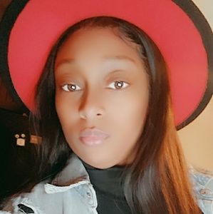 Meet your Posher, Latoya